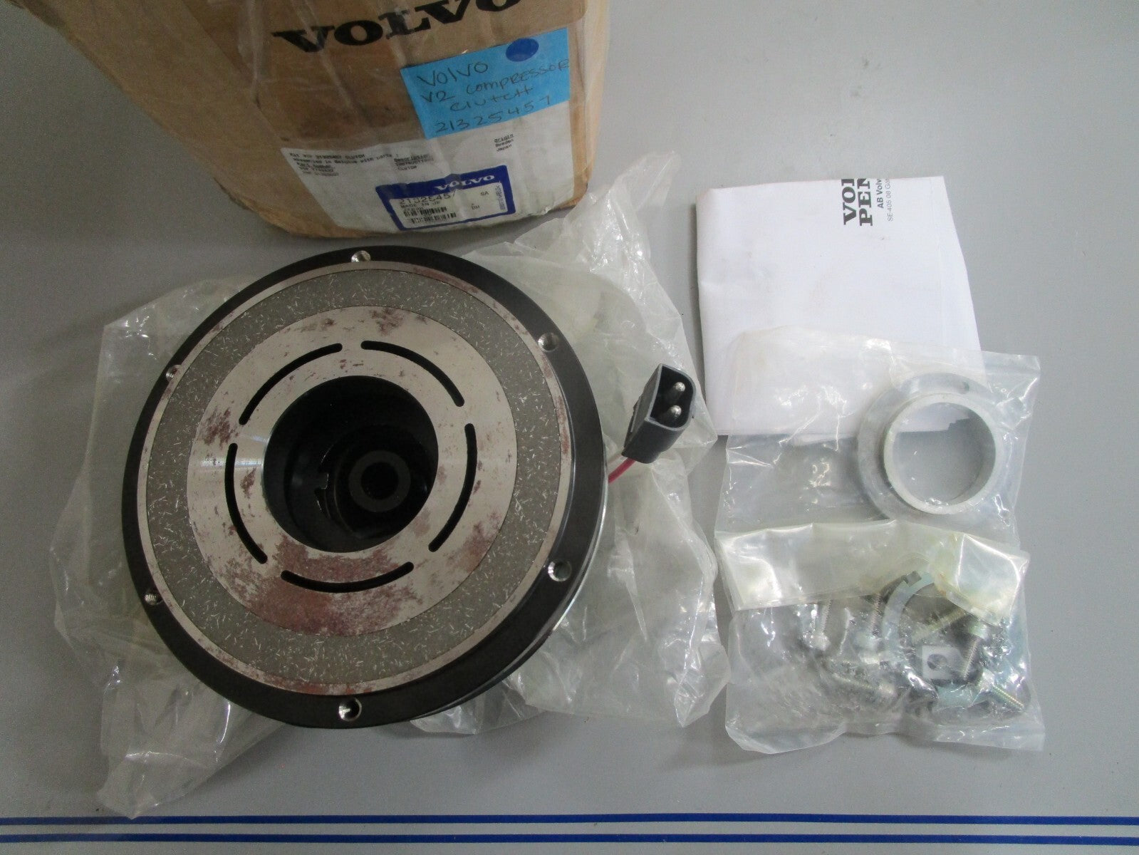 *NEW OEM* 0820 Volvo Penta V2 Compressor Clutch 21325457