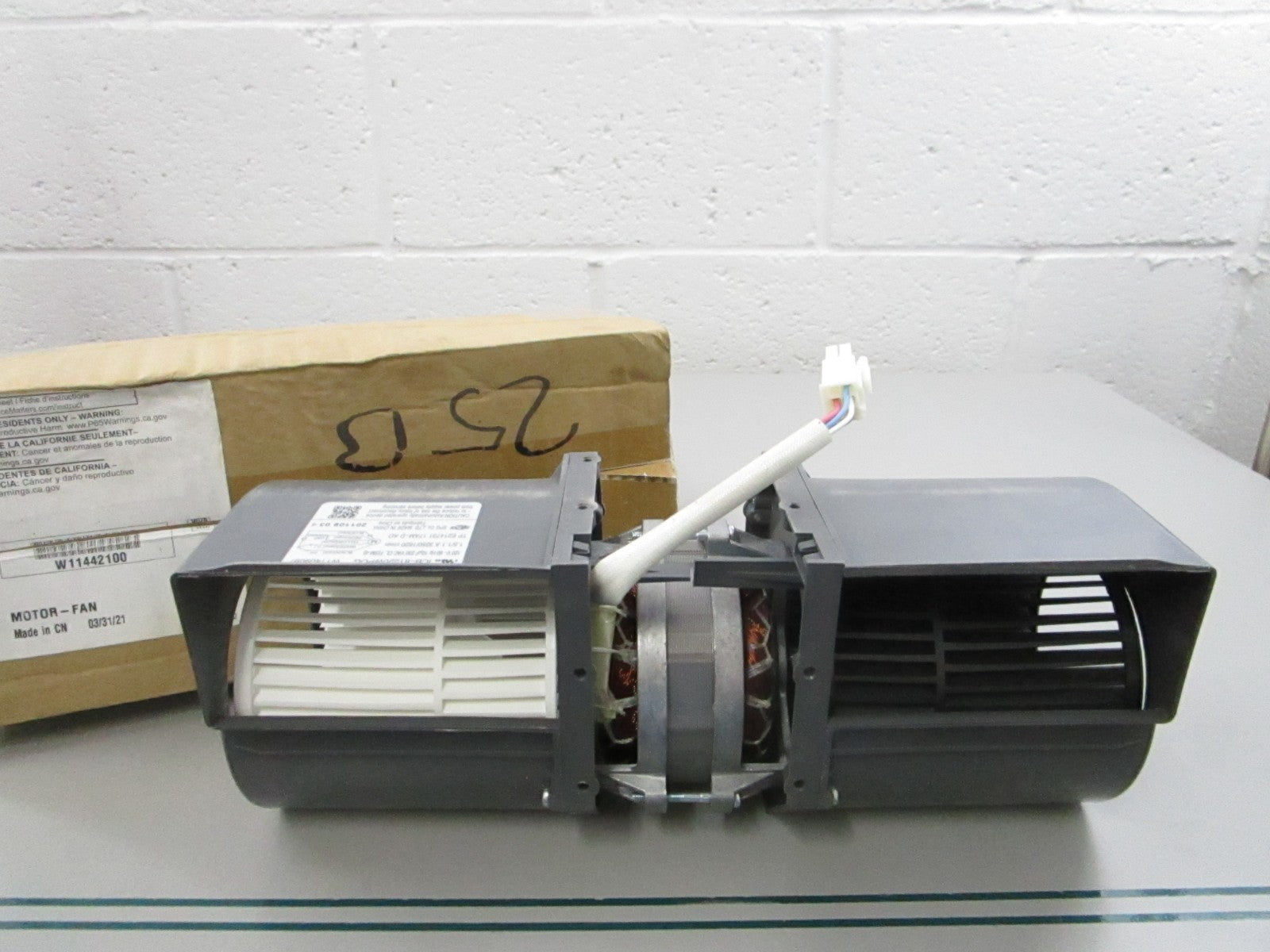 NEW OEM W11442100 Whirlpool Fan Motor 0810