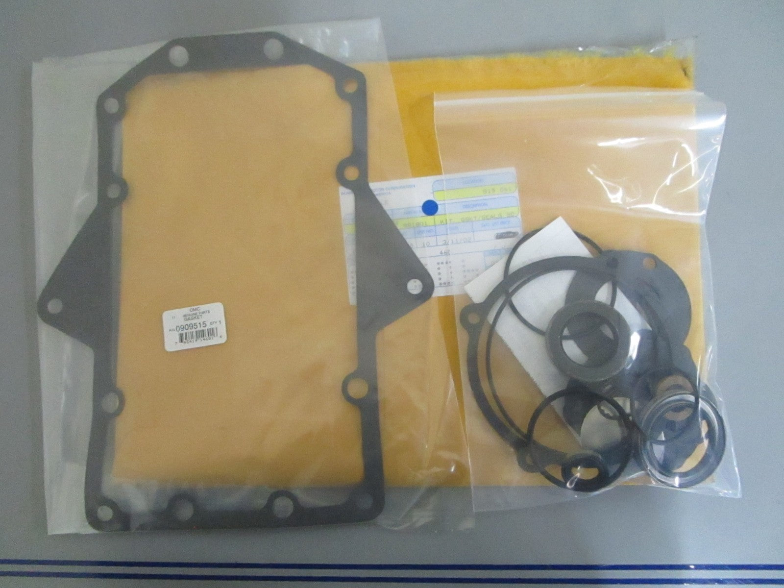 *NEW OEM* 0820 OMC Johnson Evinrude Gasket/Seal Kit 981801 0981801