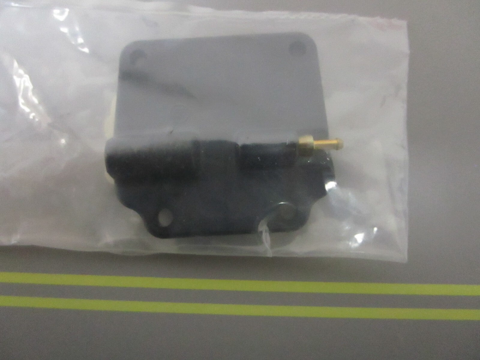 *NEW OEM* 0810 OMC Johnson Evinrude Cover & Nipple Assembly 436951 0436951