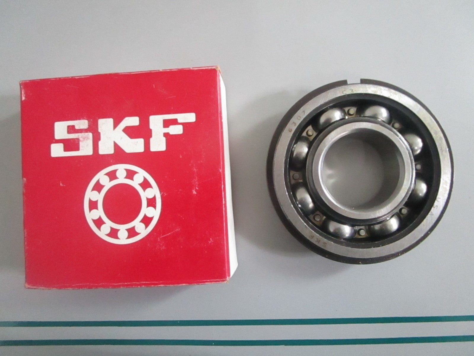 NEW OEM 6307 NRJ/EM SKF Ball Bearing 0820