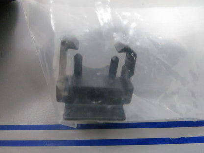 *NEW OEM* 0810 OMC Johnson Evinrude Bracket 513134 0513134