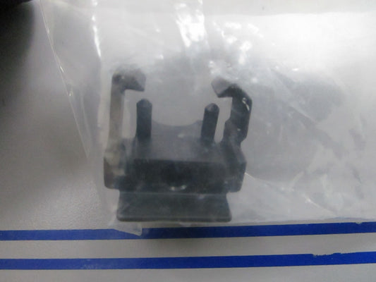 *NEW OEM* 0810 OMC Johnson Evinrude Bracket 513134 0513134