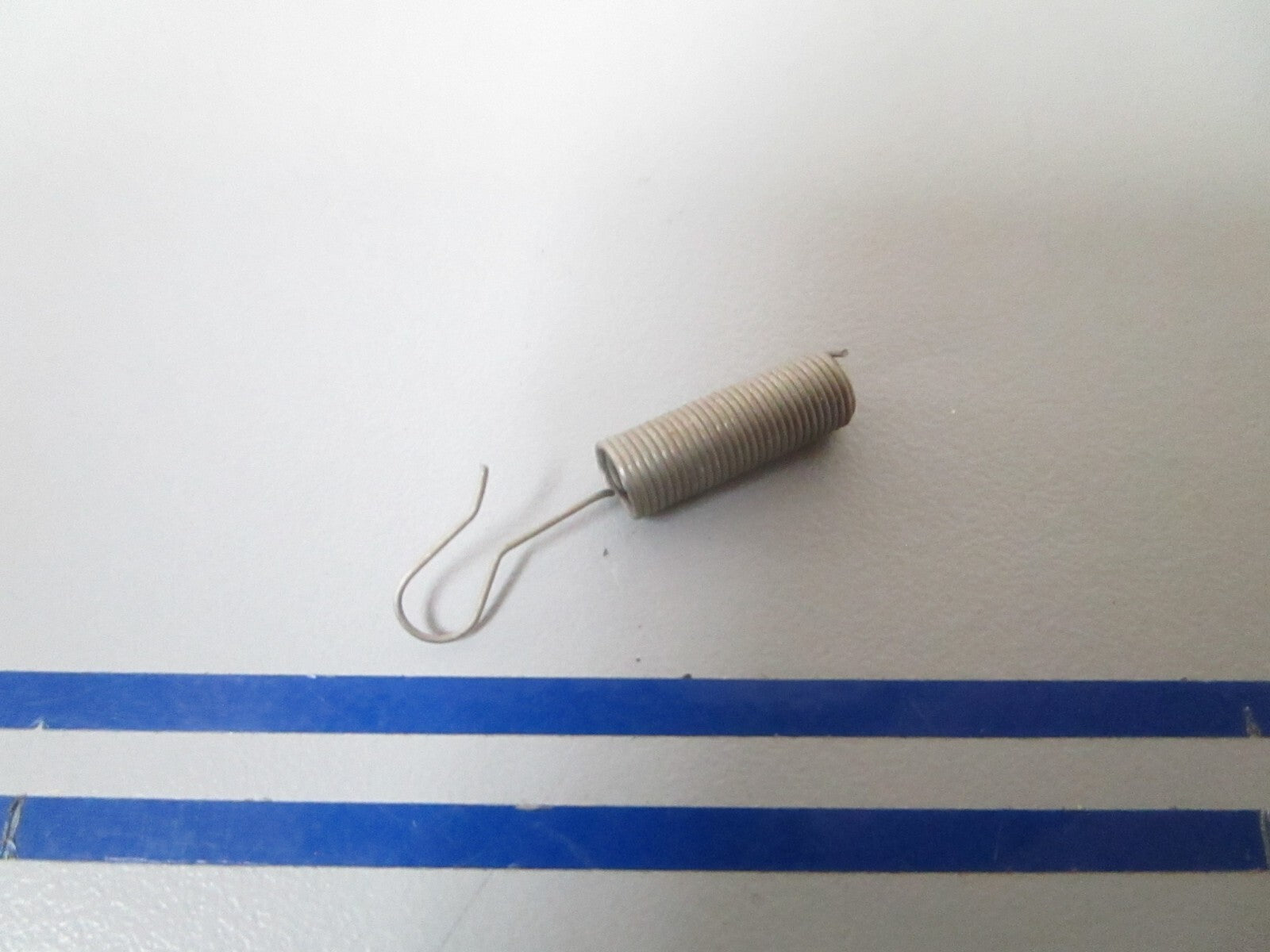 *NEW OEM* 0810 OMC Johnson Evinrude Spring 312940 0312940