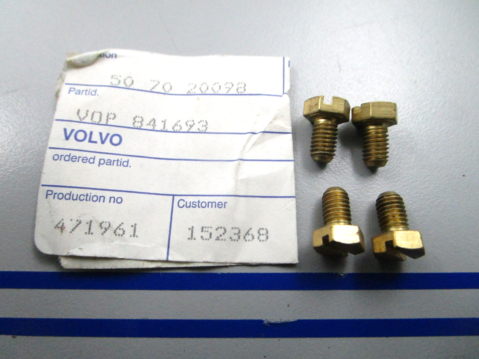 *NEW OEM* (LOT OF 4) 0810 Volvo Penta Screw 841693
