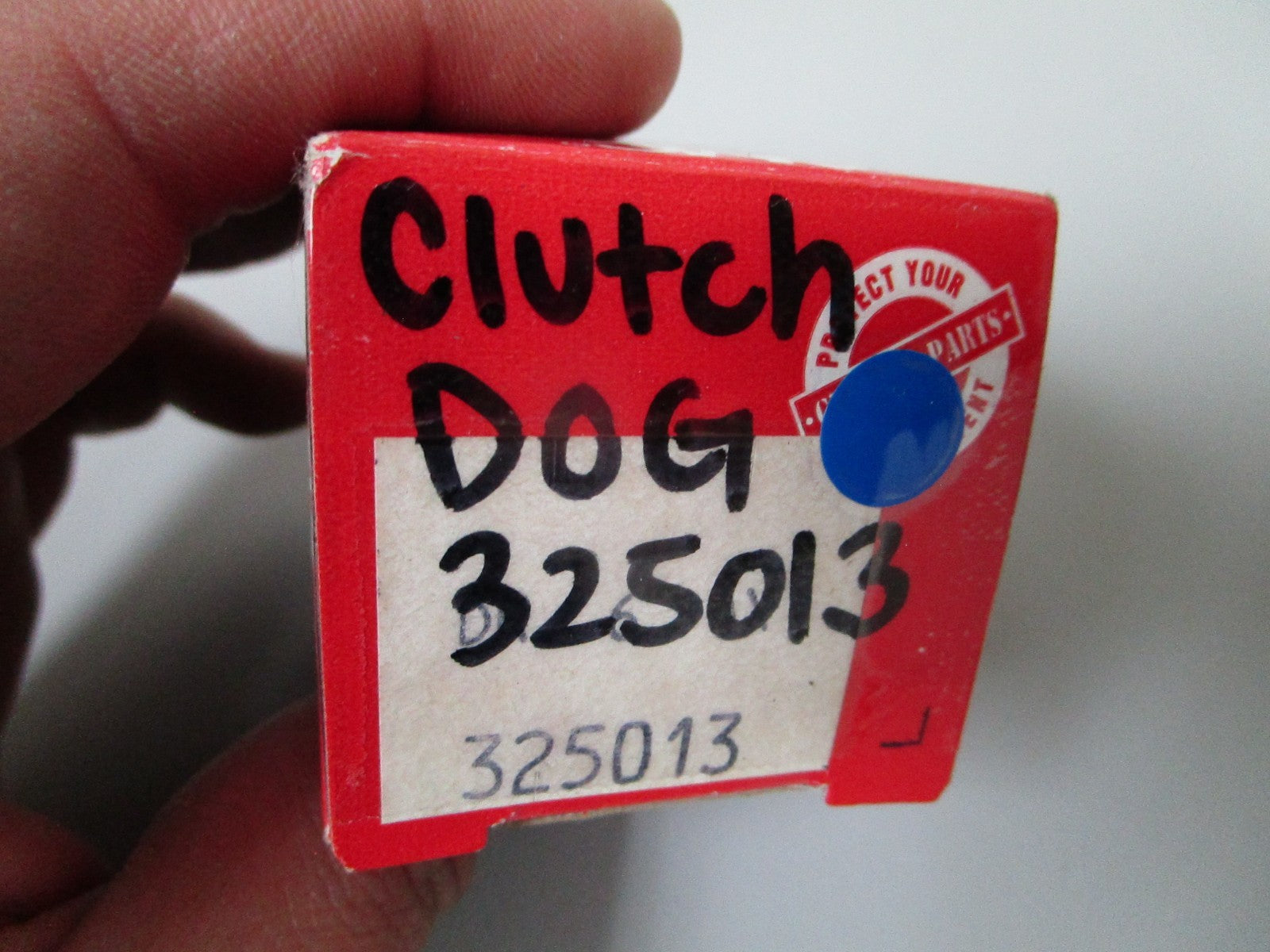 NEW OEM 325013 0325013 OMC Johnson Evinrude Clutch Dog 0720