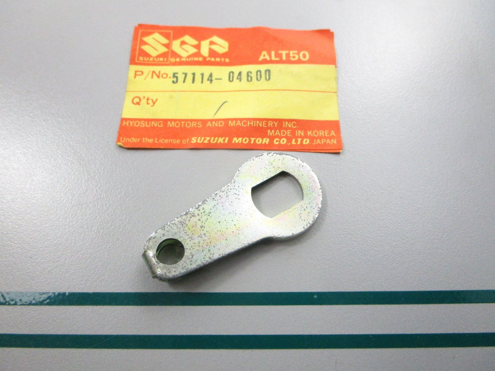 NEW OEM 57114-04600 Suzuki Throttle Lever Arm 0810