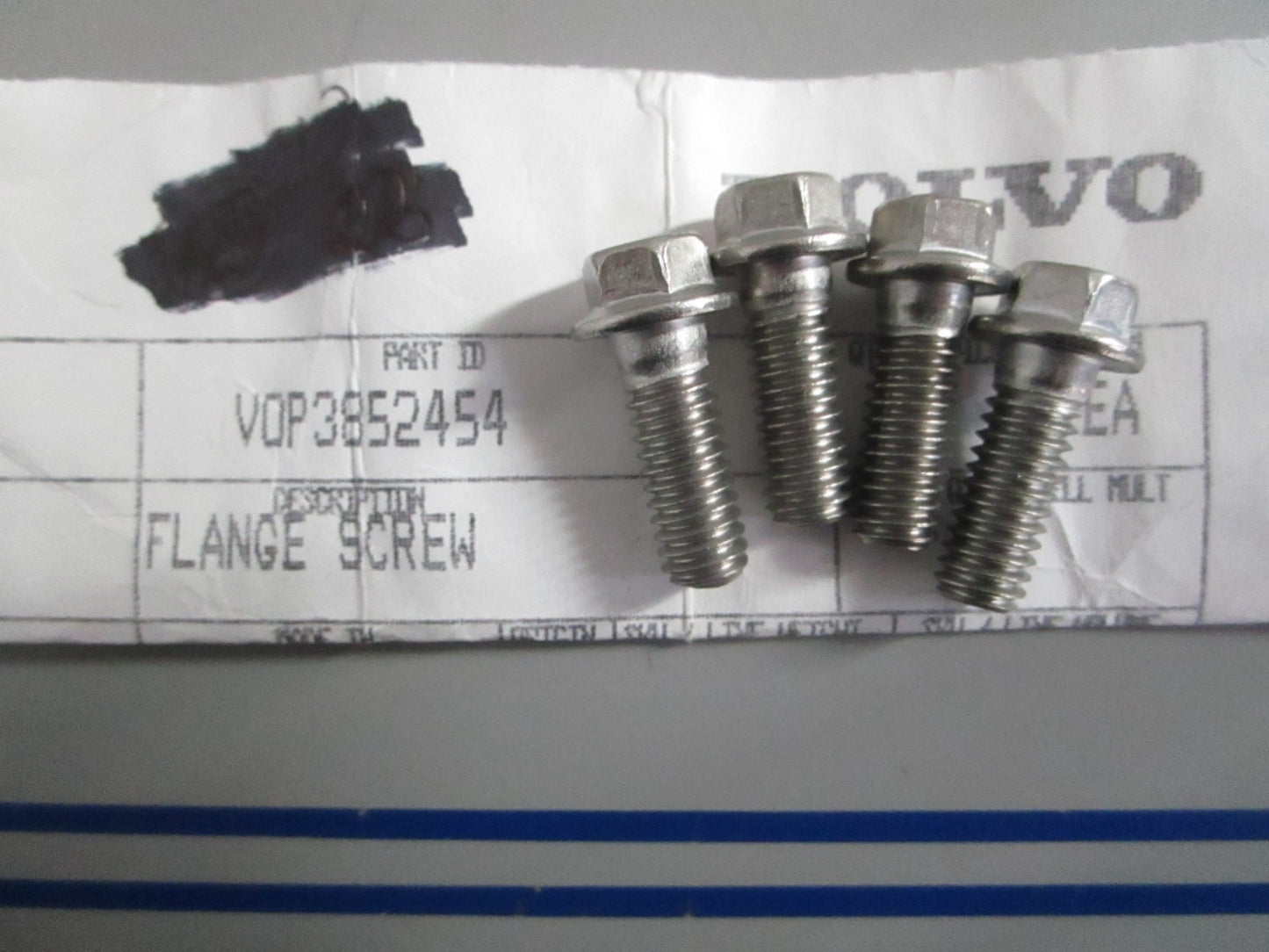 NEW OEM (LOT OF 4) 3852454 Volvo Penta Screw 0820