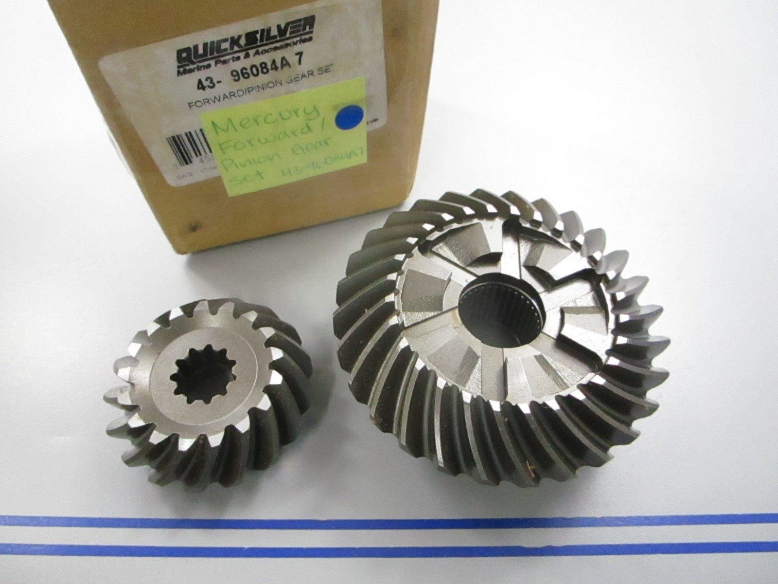 NEW OEM 43-96084A 7 Mercury Quicksilver Forward Pinion Gear 0810