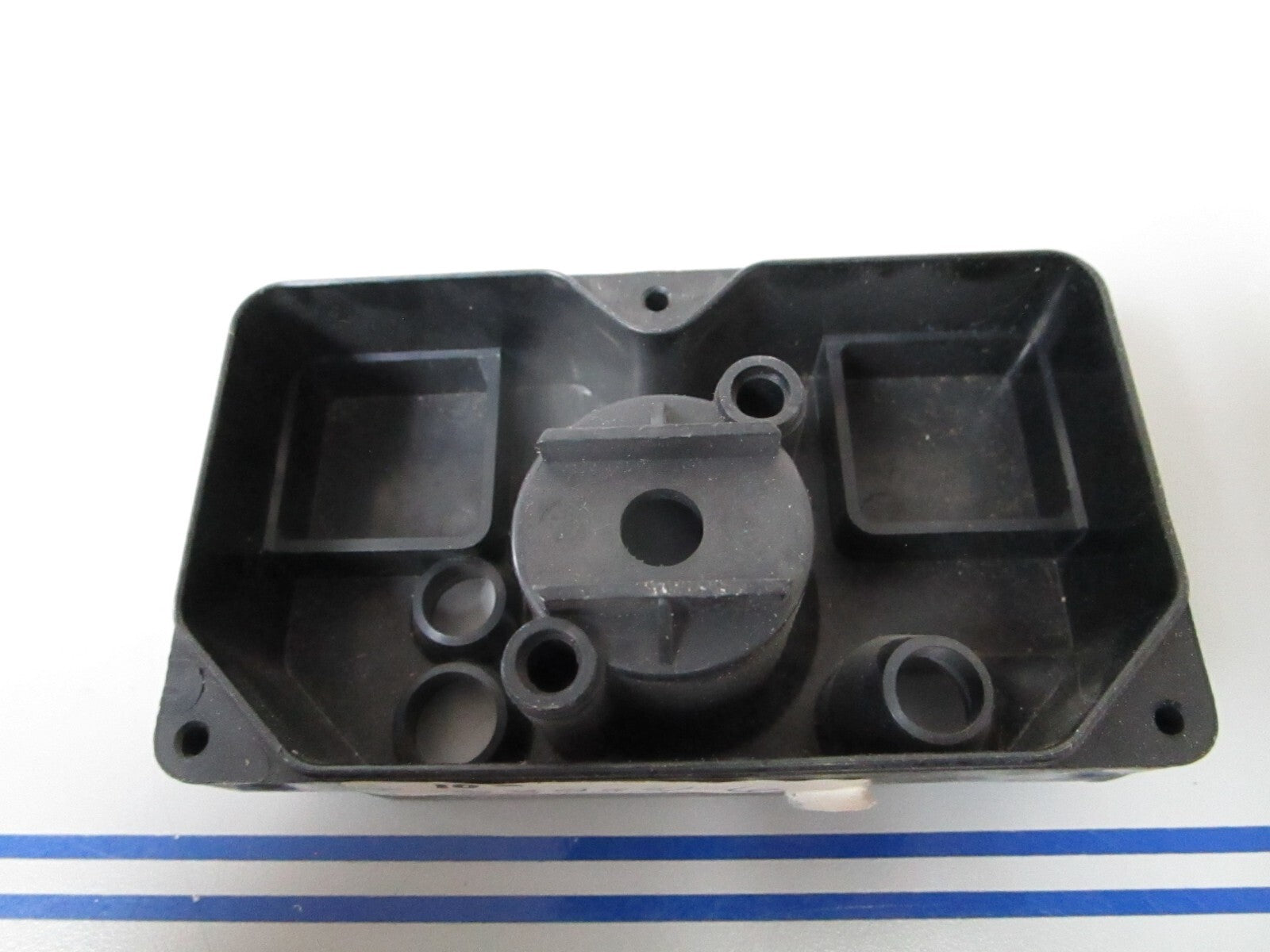 *NEW OEM* 0810 Volvo Penta Relay Housing 839331