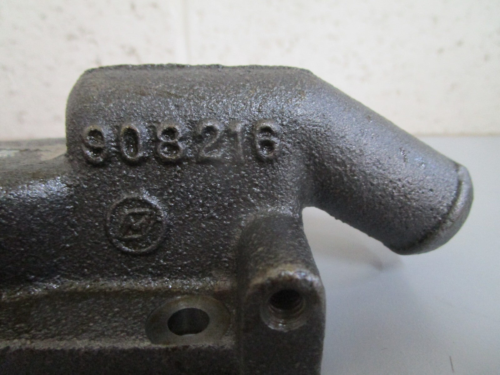 *NEW OEM* 0820 OMC Johnson Evinrude Housing 908216 0908216