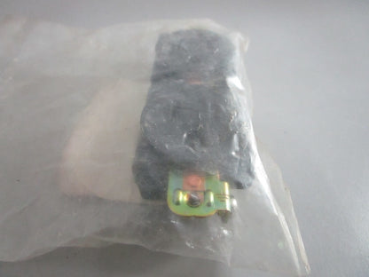 NEW OEM 32330-877-000 Honda Receptacle 0820