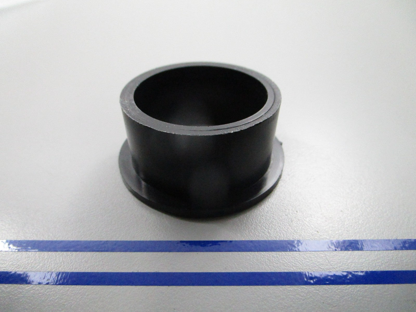*NEW OEM* 0810 Volvo Penta Bushing 853621