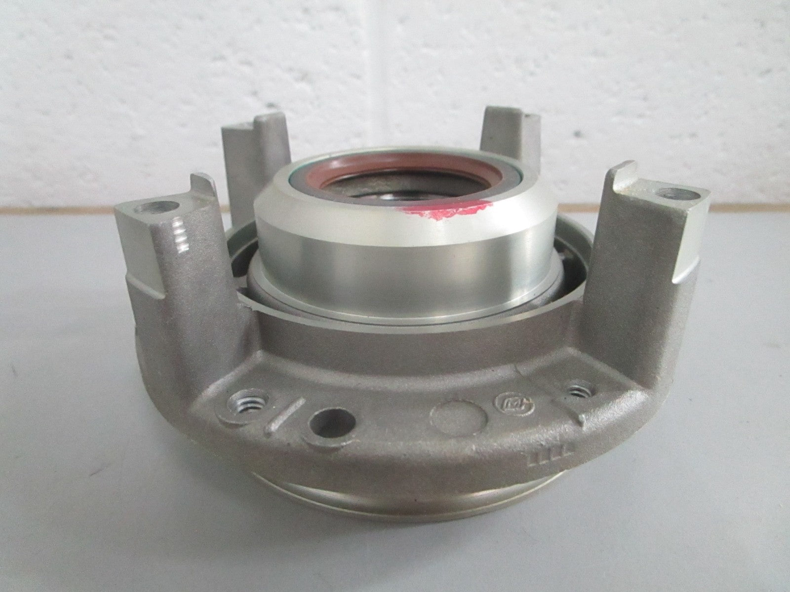 NEW OEM 387432 0387432 OMC Johnson Evinrude Crankcase Head & Bearing 0820
