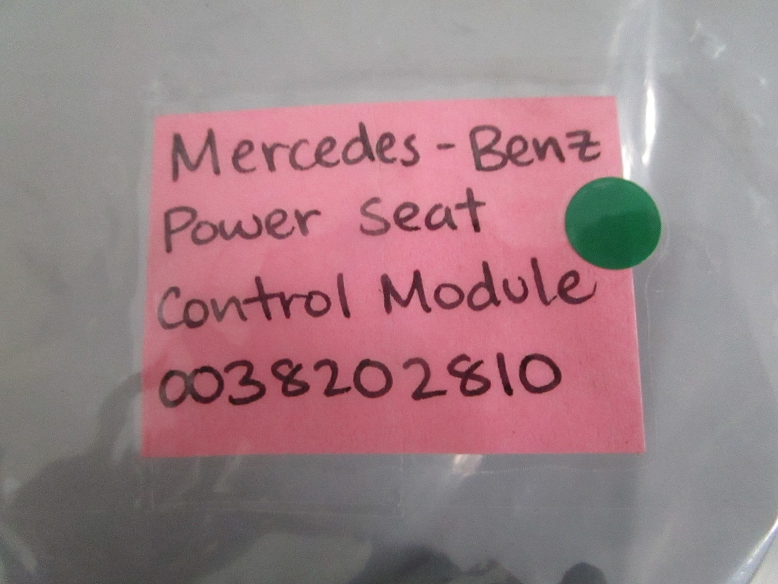 NEW OEM 0038202810 Mercedes-Benz Power Seat Control Module 0820