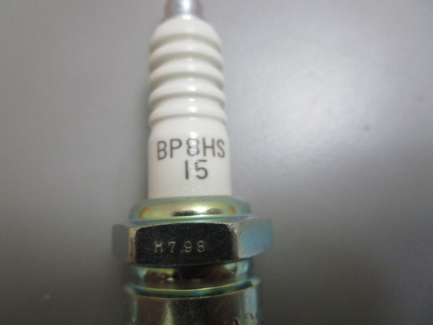 *NEW* (LOT OF 10) 0820 NGK Spark Plug BP8HS-15