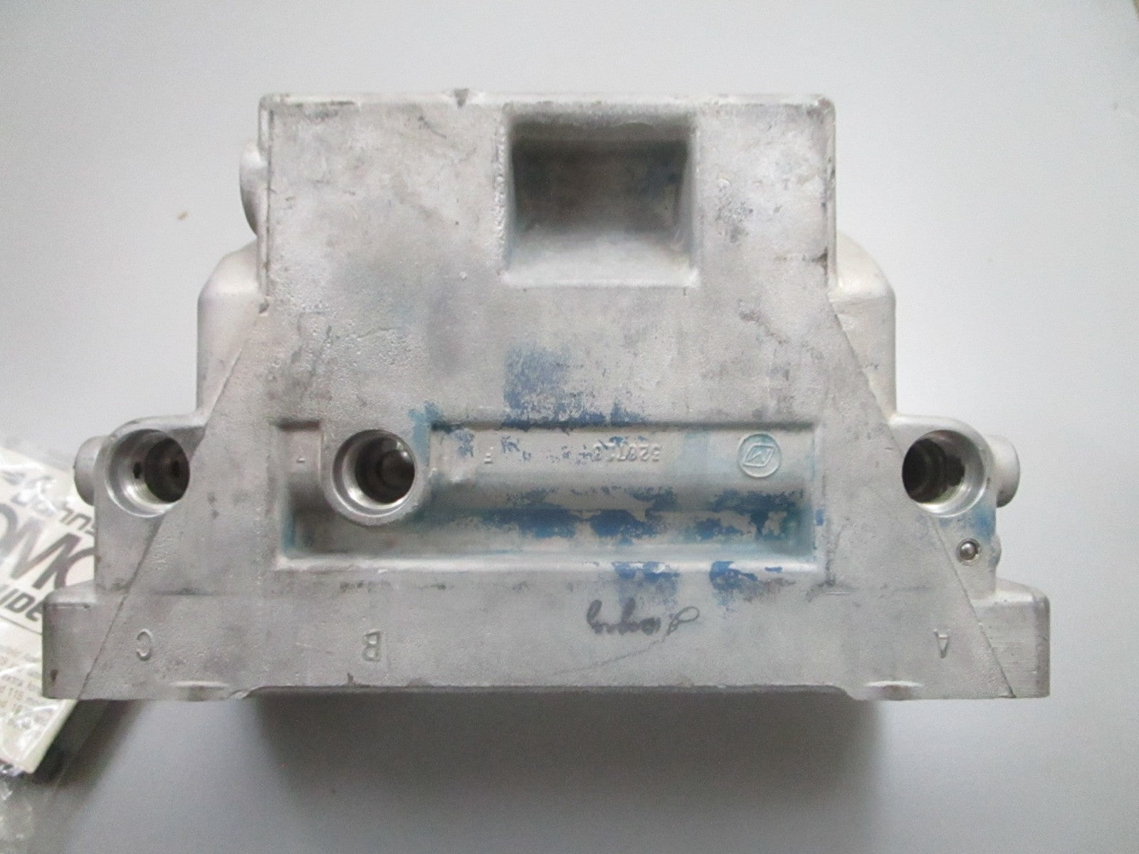 *NEW OEM* 0720 OMC Johnson Evinrude 1982- 1986 Trim Tilt Manifold 391099 0391099