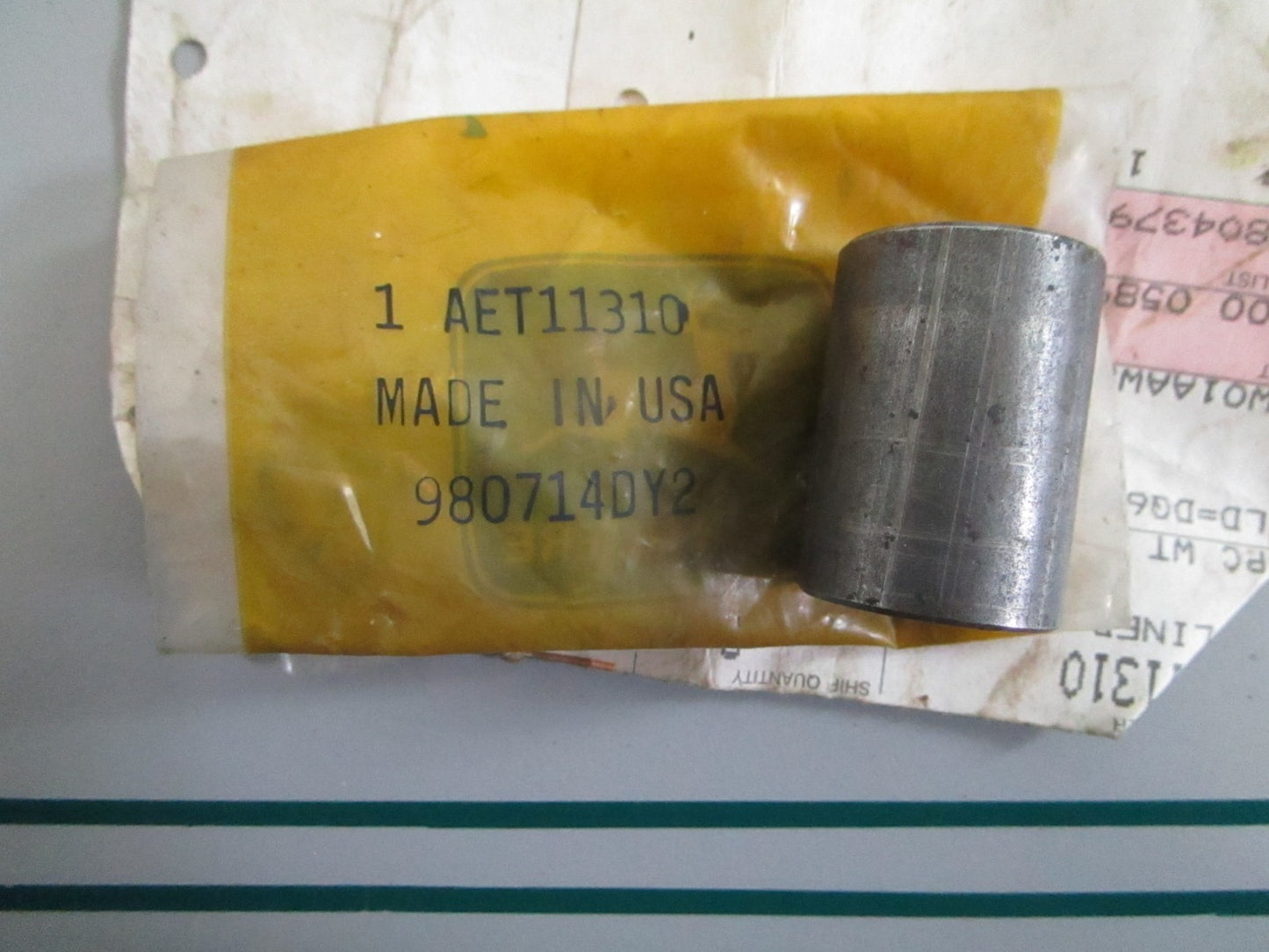 NEW OEM AET11310 John Deere Splined Coupling 0820