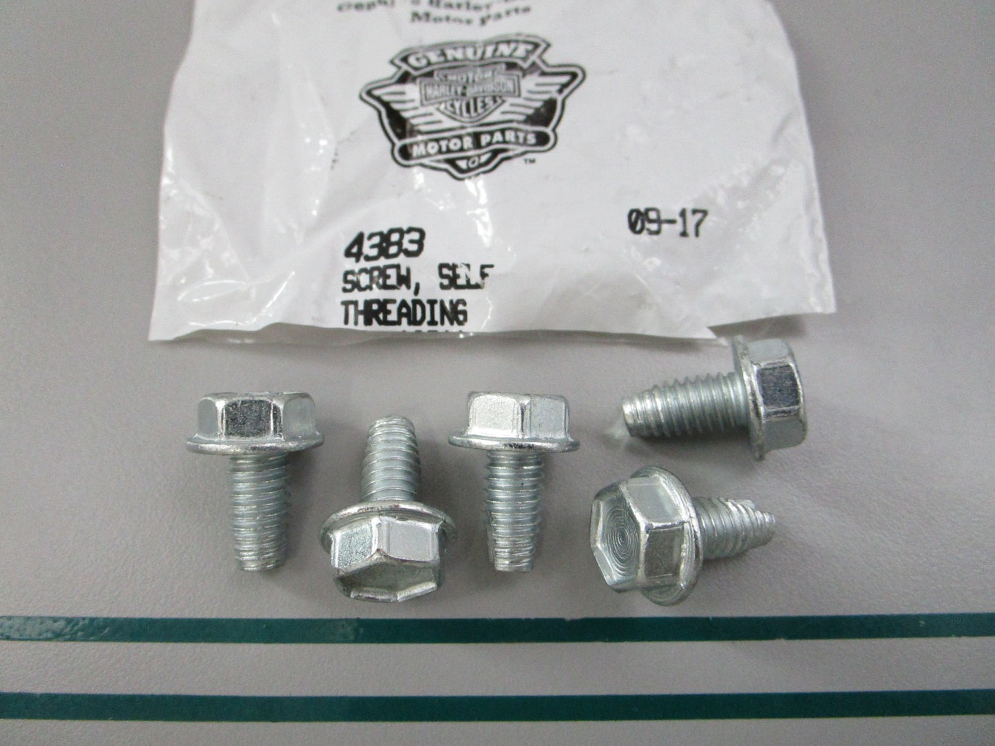 NEW OEM (LOT OF 5) 4383 Harley Davidson Self Screw 0810