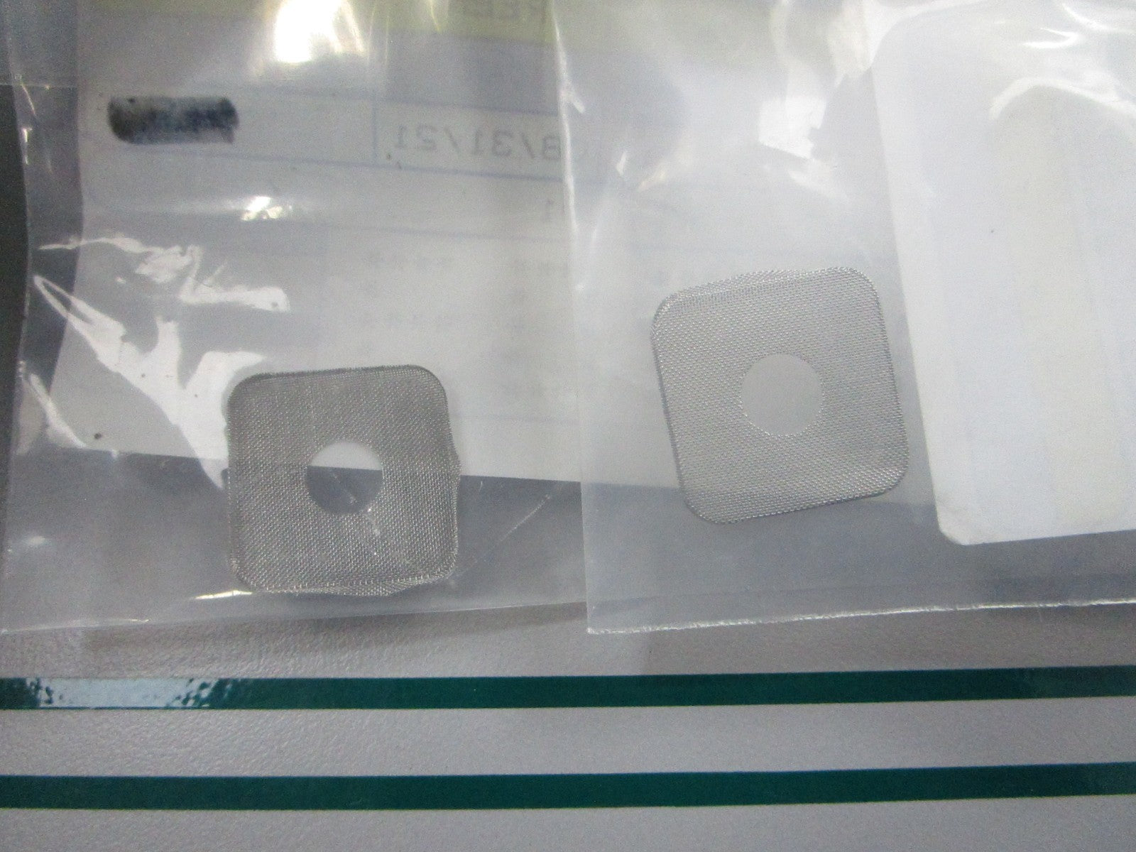 NEW OEM (LOT OF 2) 312633 0312633 OMC Johnson Evinrude Screen 0810