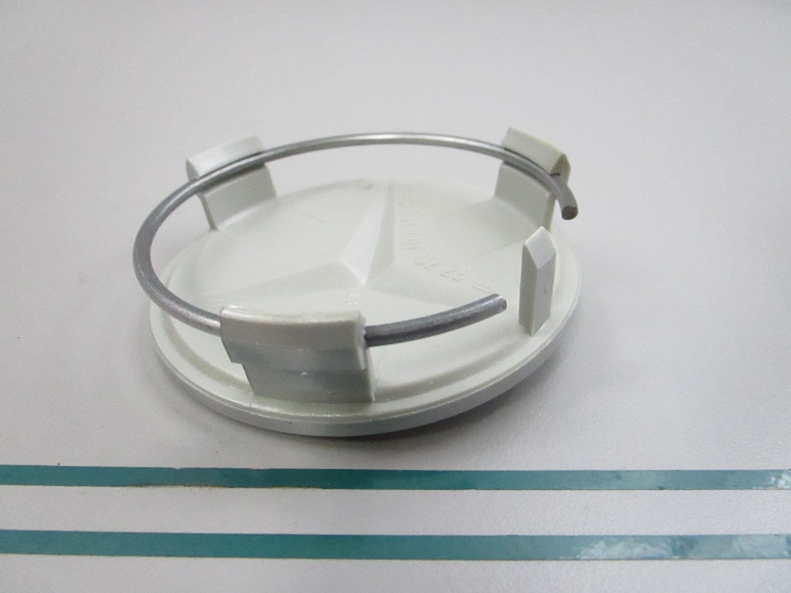 NEW OEM 2014000425 Mercedes-Benz Wheel Center Cap 0810