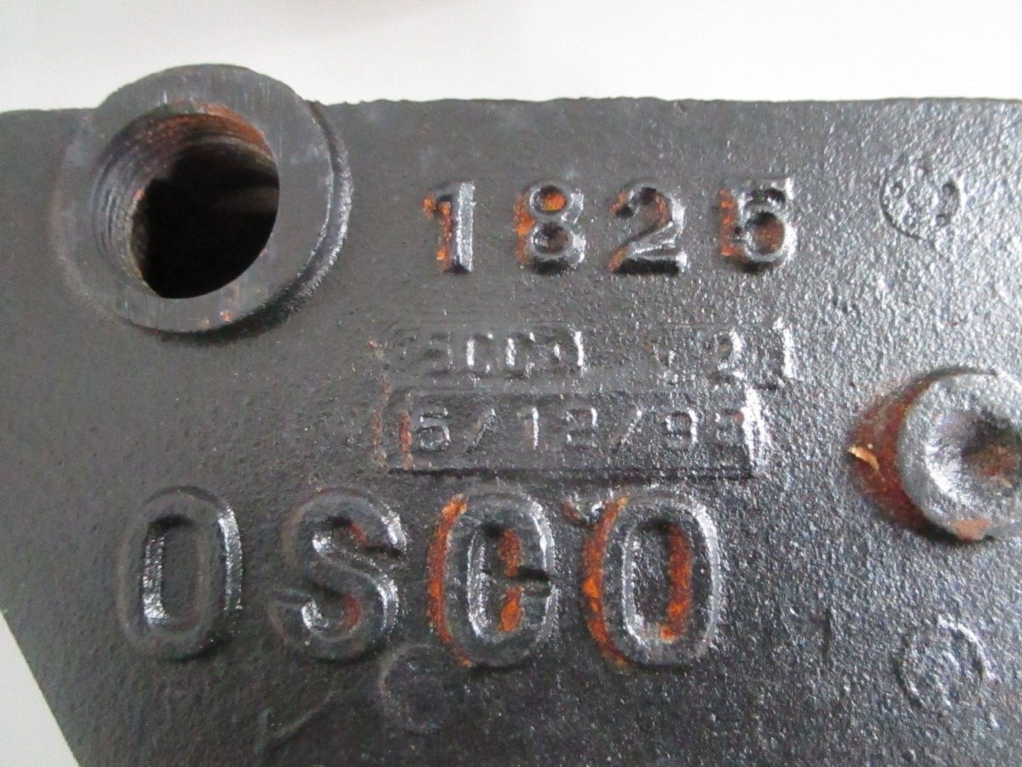 NEW 1825 Osco Elbow w/ Hardware For: MerCruiser 0820