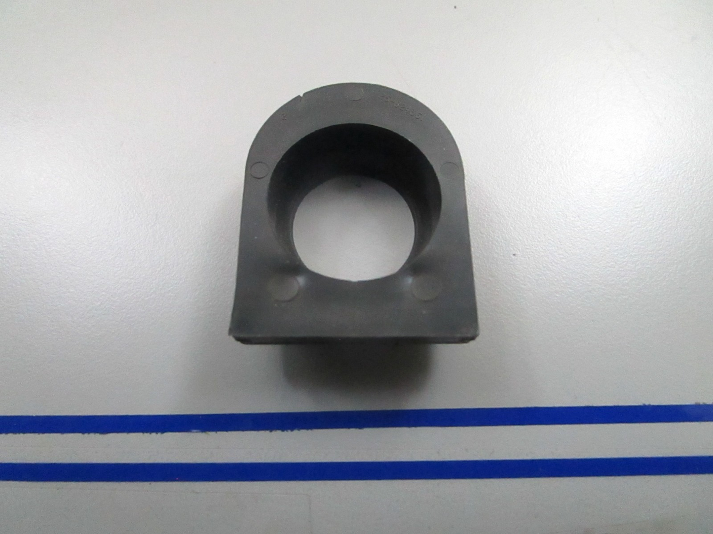 *NEW OEM* 0810 Mercury Quicksilver Grommet 25-824361