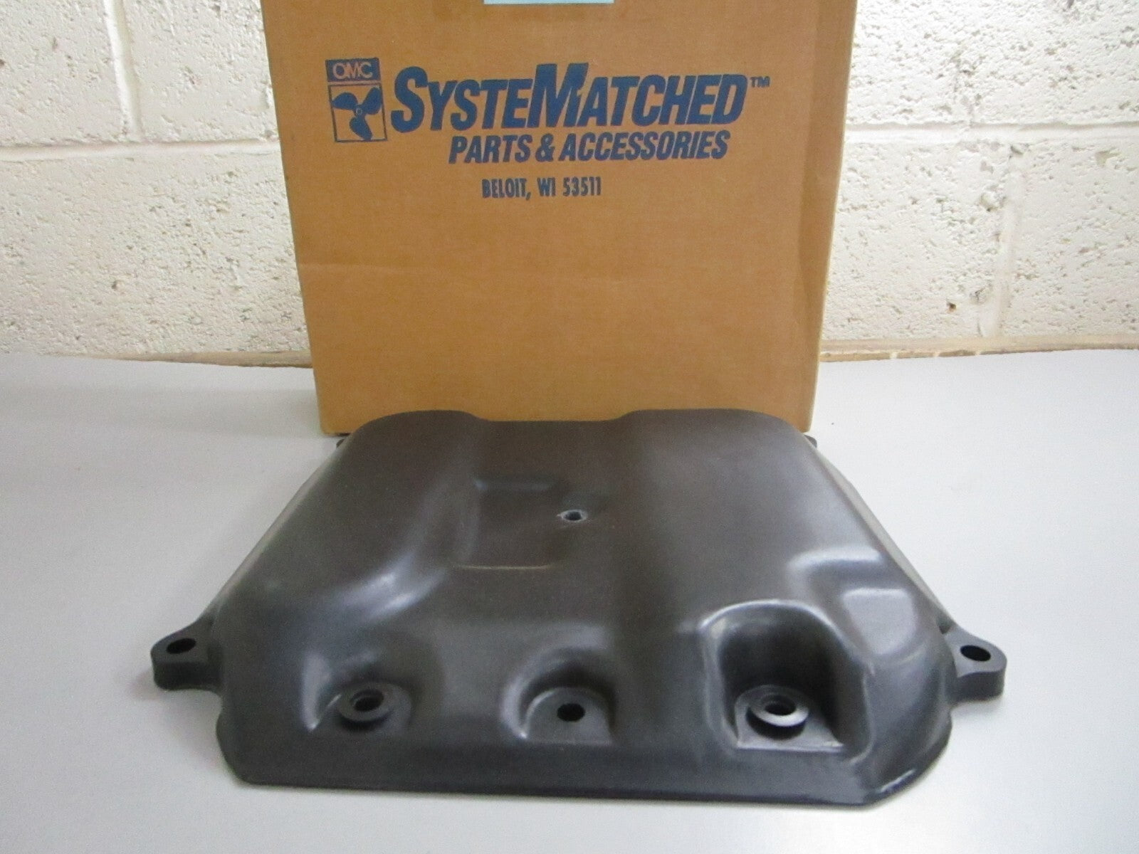 *NEW OEM* 0820 OMC Johnson Evinrude Air Silencer Cover 395441 0395441