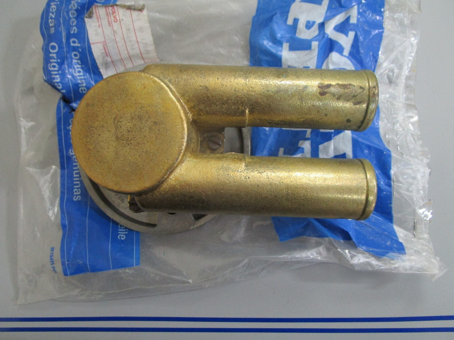 *NEW OEM* 0820 Volvo Penta Sea Water Pump 3812695