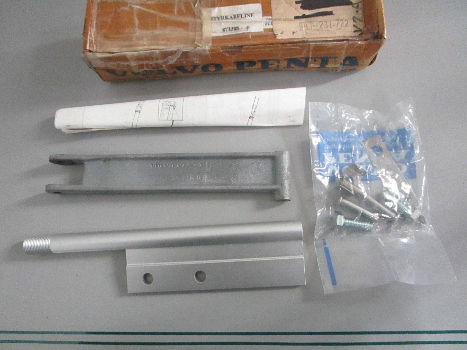 NEW OEM 872388 Volvo Penta Steering Attachment Kit 0820