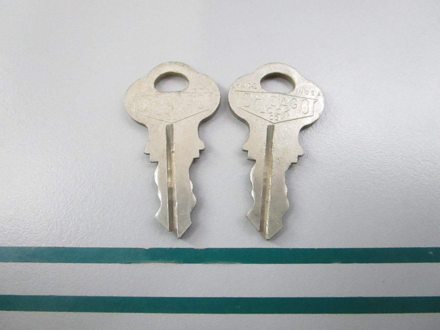 NEW OEM (LOT OF 2) 501524 05015274 OMC Johnson Evinrude KF9 Ignition Key 0810