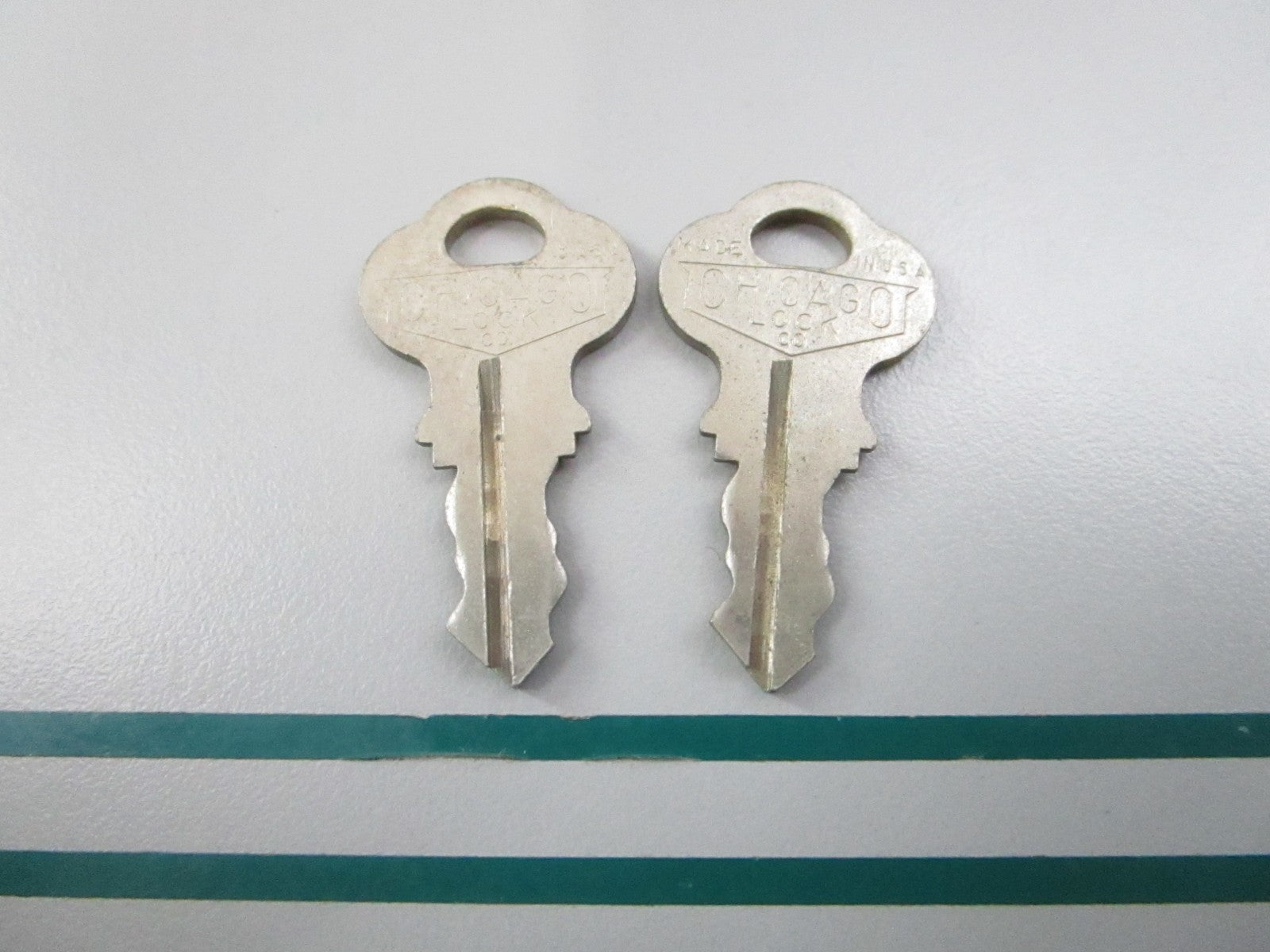 NEW OEM (LOT OF 2) 501524 05015274 OMC Johnson Evinrude KF9 Ignition Key 0810