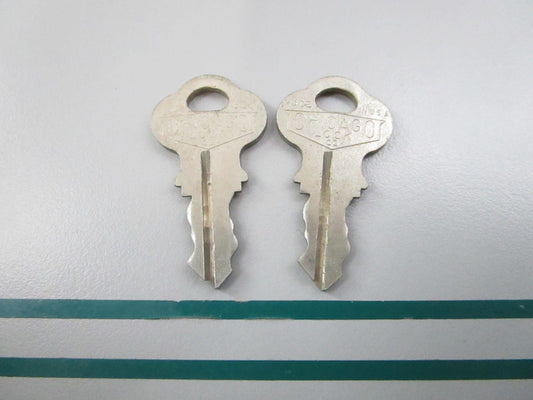 NEW OEM (LOT OF 2) 501524 05015274 OMC Johnson Evinrude KF9 Ignition Key 0810