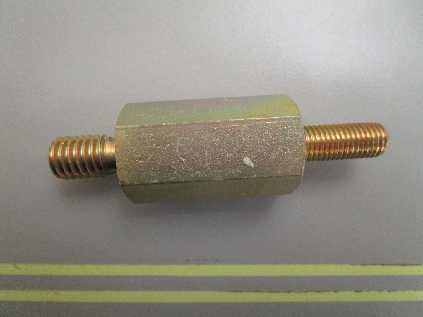 *NEW OEM* 0820 OMC Johnson Evinrude Stud 915011 0915011