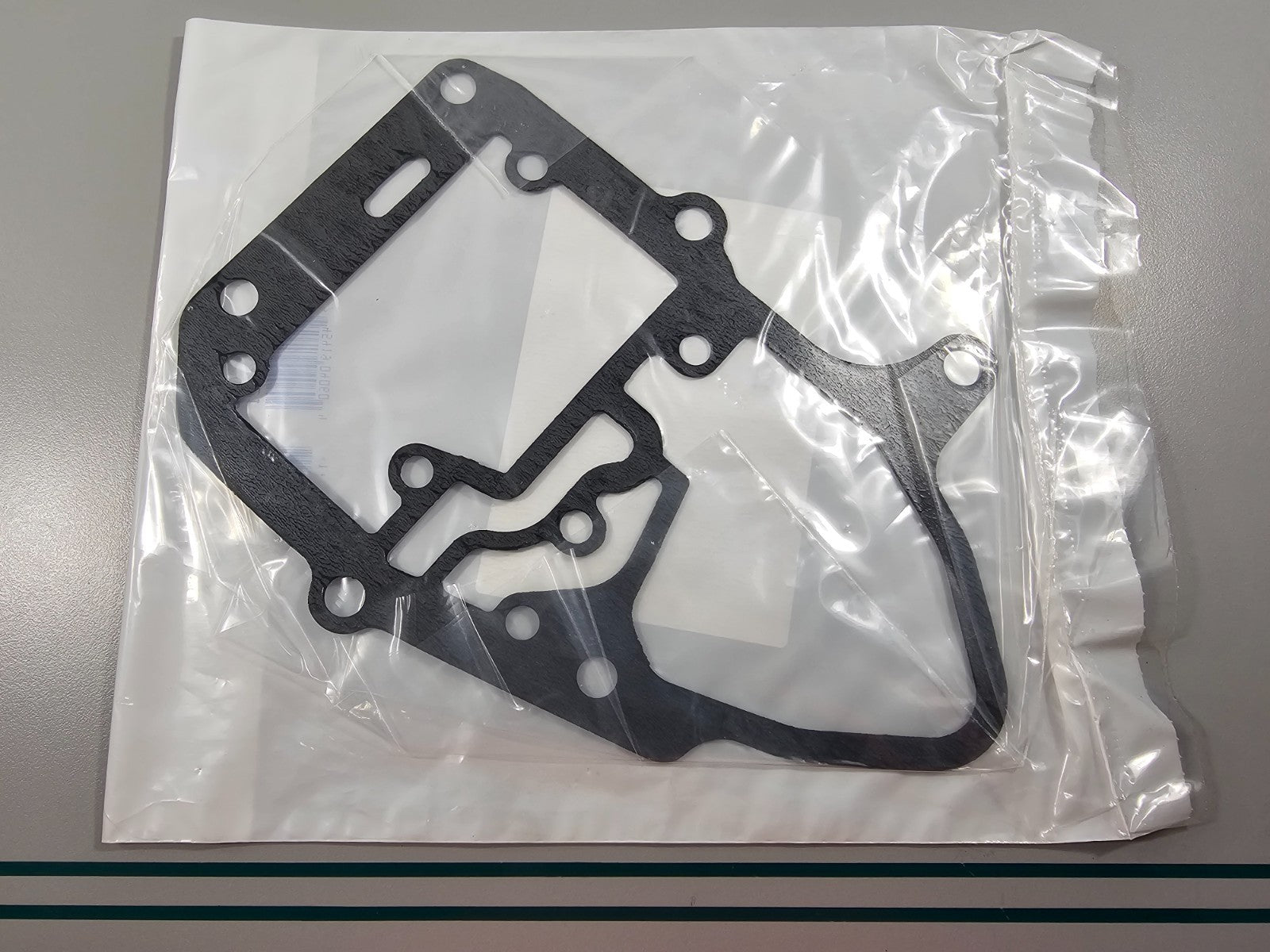 NEW OEM 330621 0330621 OMC Johnson Evinrude Gasket 0810