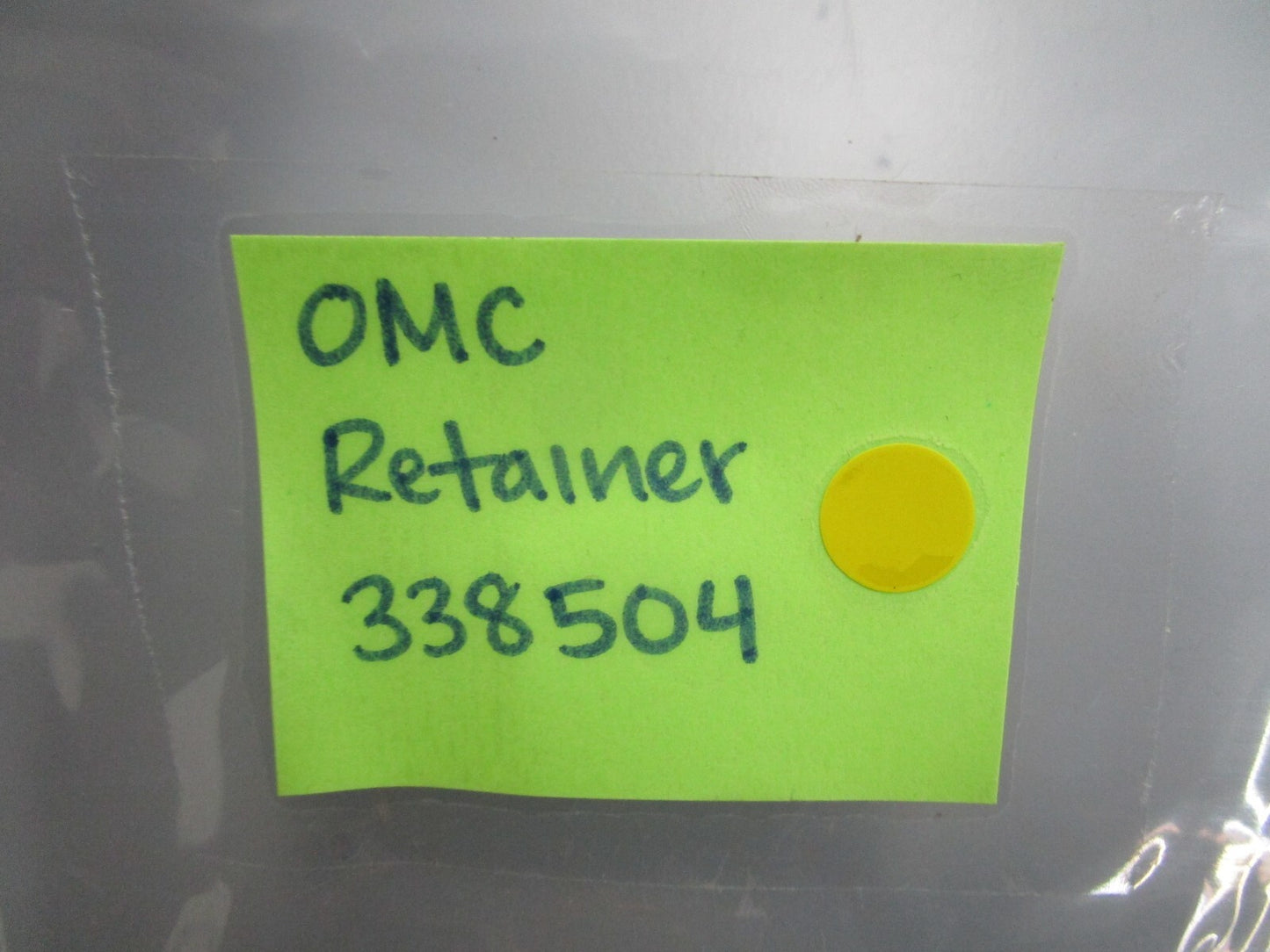 *NEW OEM* 0810 OMC Johnson Evinrude Retainer 338504 0338504