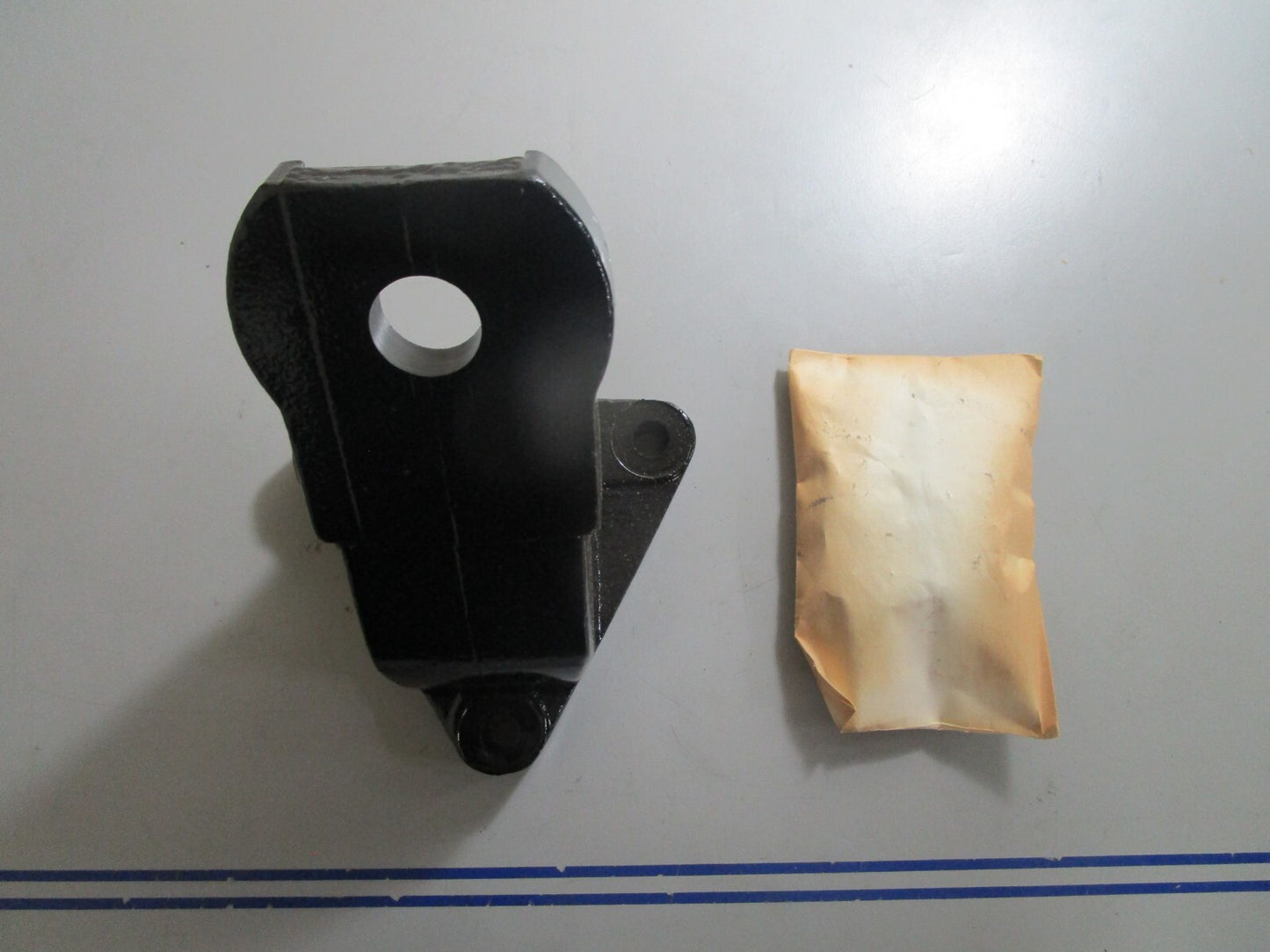 *NEW OEM* 0810 Mercury Quicksilver Engine Mount Bracket Assembly 79550A1