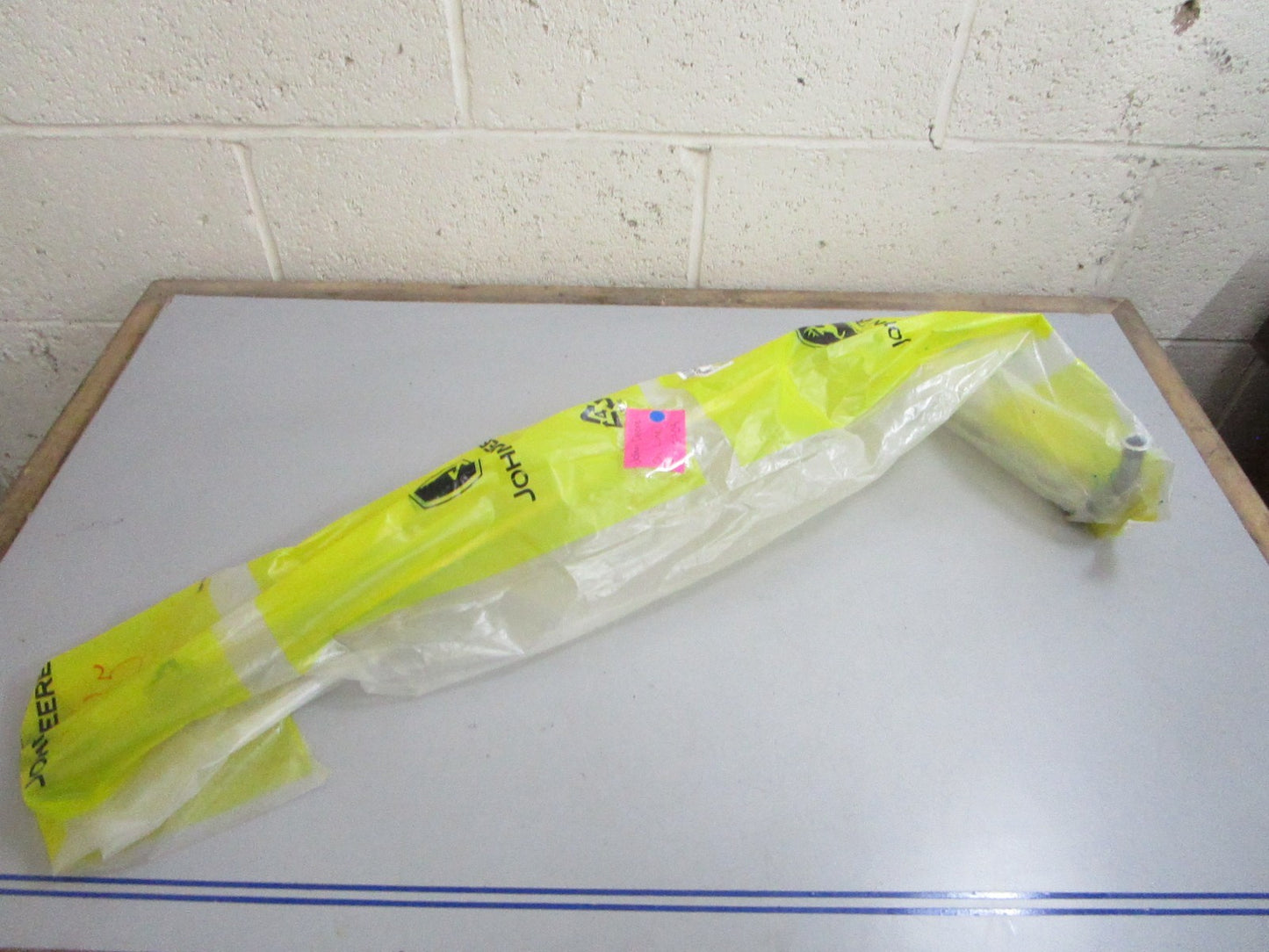 *NEW OEM* 0820 John Deere Oil Line SJ25909