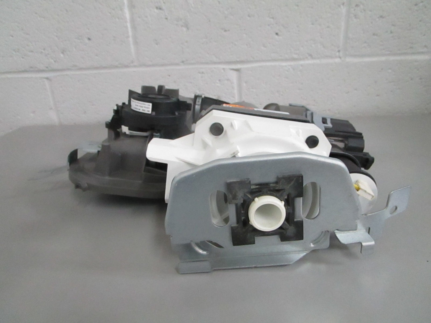 Whirlpool W11416363 NEW OEM Dishwasher Pump Motor Assembly Maytag MDB4949 0820
