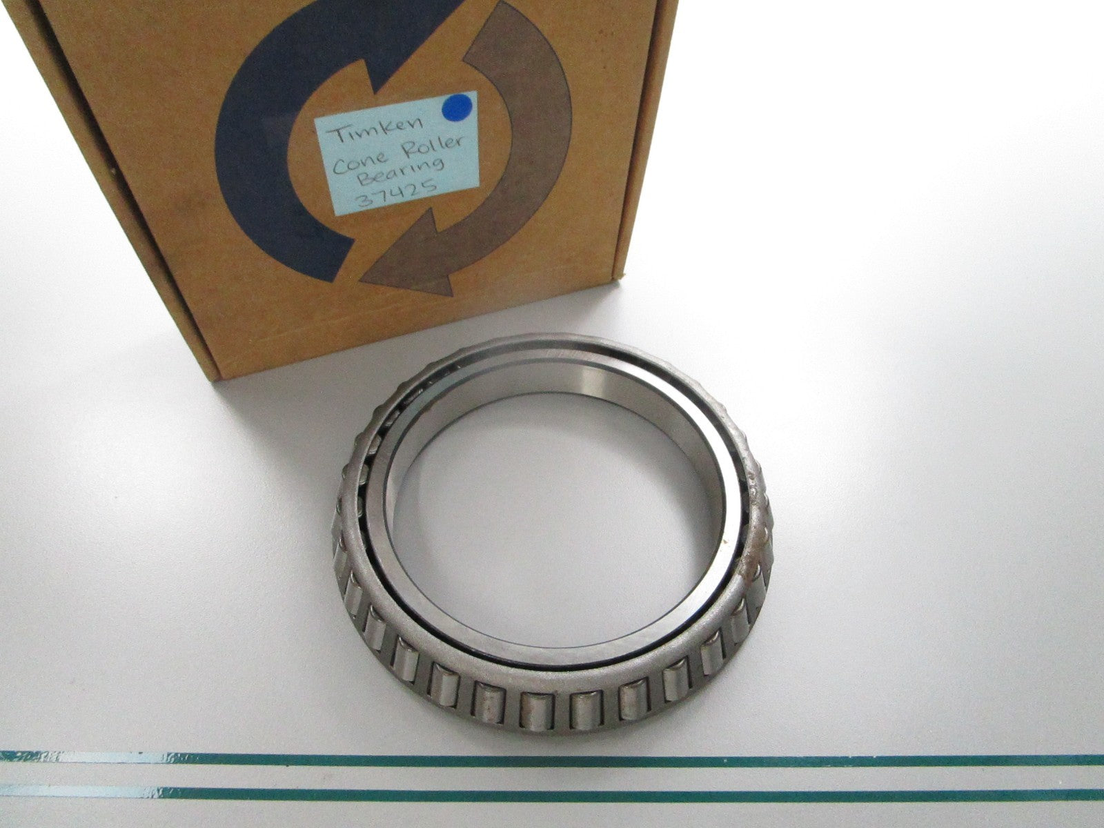 NEW 37425 Timken Cone Roller Bearing 0810