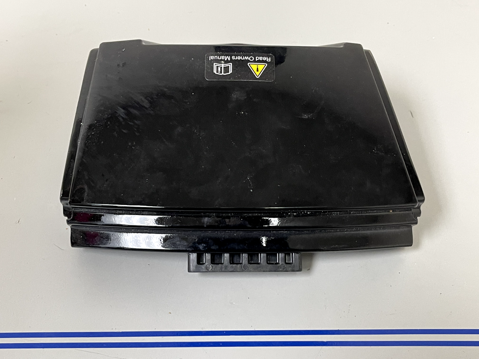 *NEW OEM* 0670 Mercury Verado 250 300 V8 Warm Fusion Lower Front Cowl 8M0142718