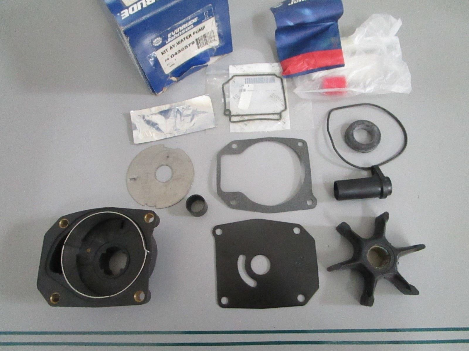 NEW OEM 438579 0438579 OMC Johnson Evinrude Water Pump Kit Assy 0820