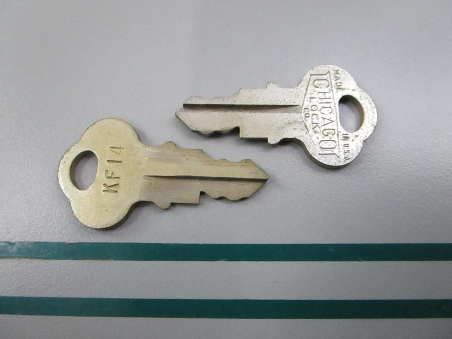 NEW OEM (LOT OF 2) 501529 0501529 OMC Johnson Evinrude KF 14 Ignition Key 0810