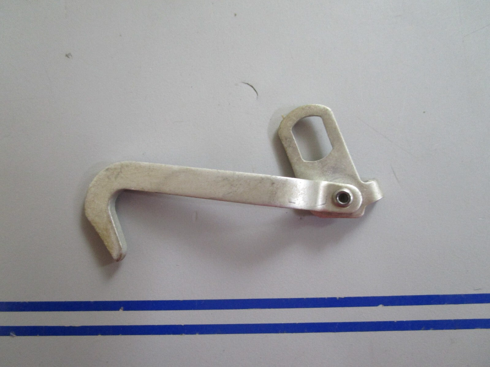 *NEW OEM* 0810 OMC Johnson Evinrude Link & Hook 378322 0378322