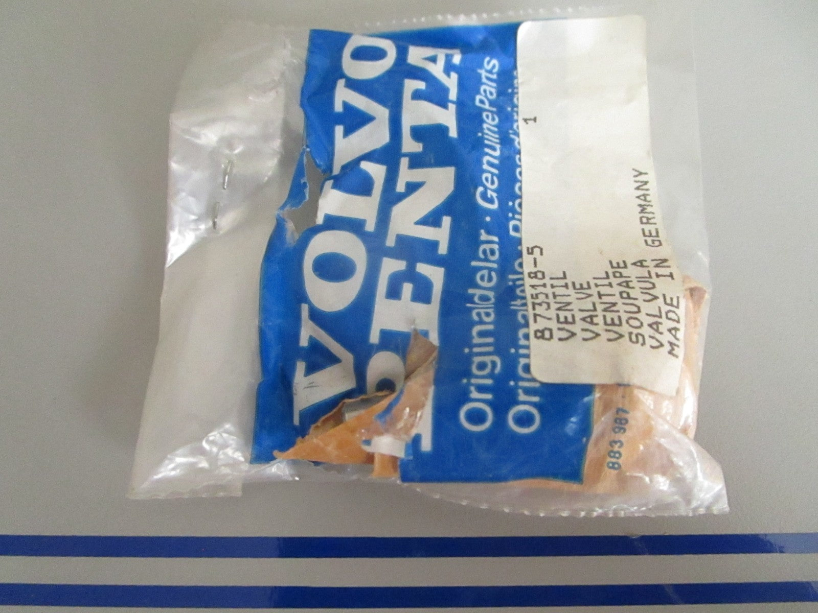 *NEW OEM* 0720 Volvo Penta Valve 873518