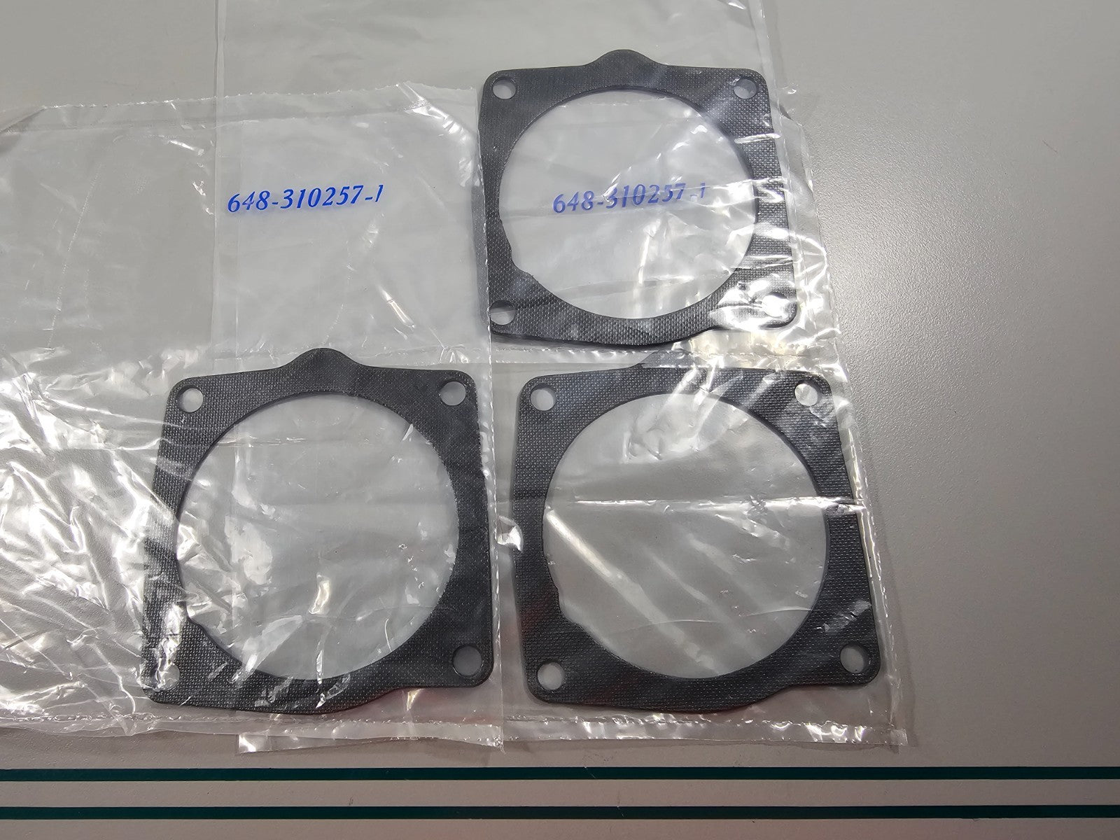 NEW OEM (LOT OF 3) 310257 0310257 OMC Johnson Evinrude Gasket 0810