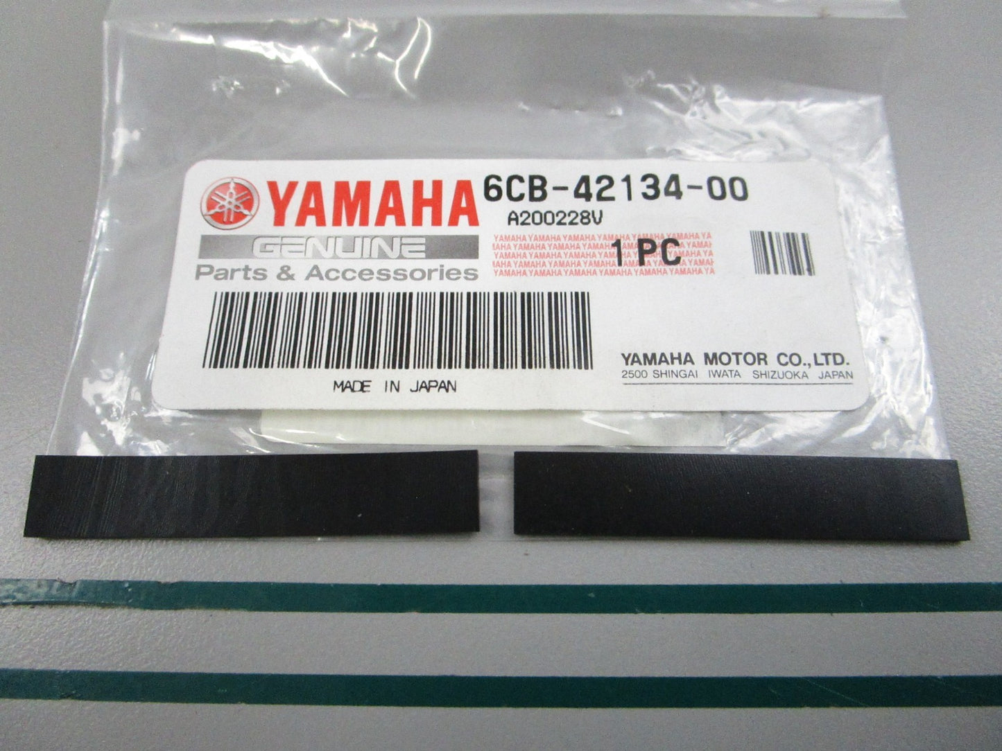 NEW OEM (LOT OF 2) 6CB-42134-00-00 Yamaha Cover 0810