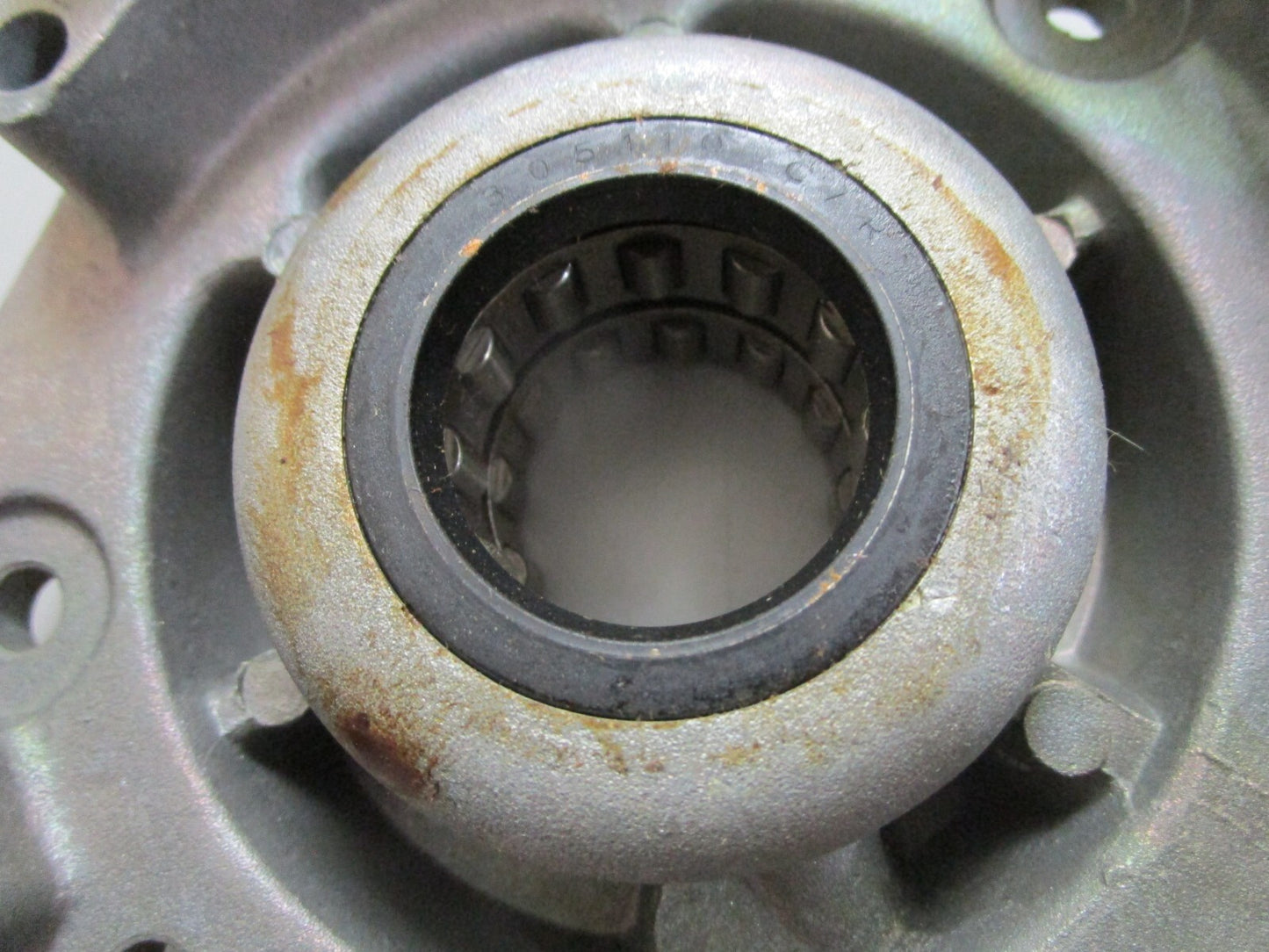 *NEW OEM* 0820 OMC Johnson Evinrude Bearing Housing 379477 379477