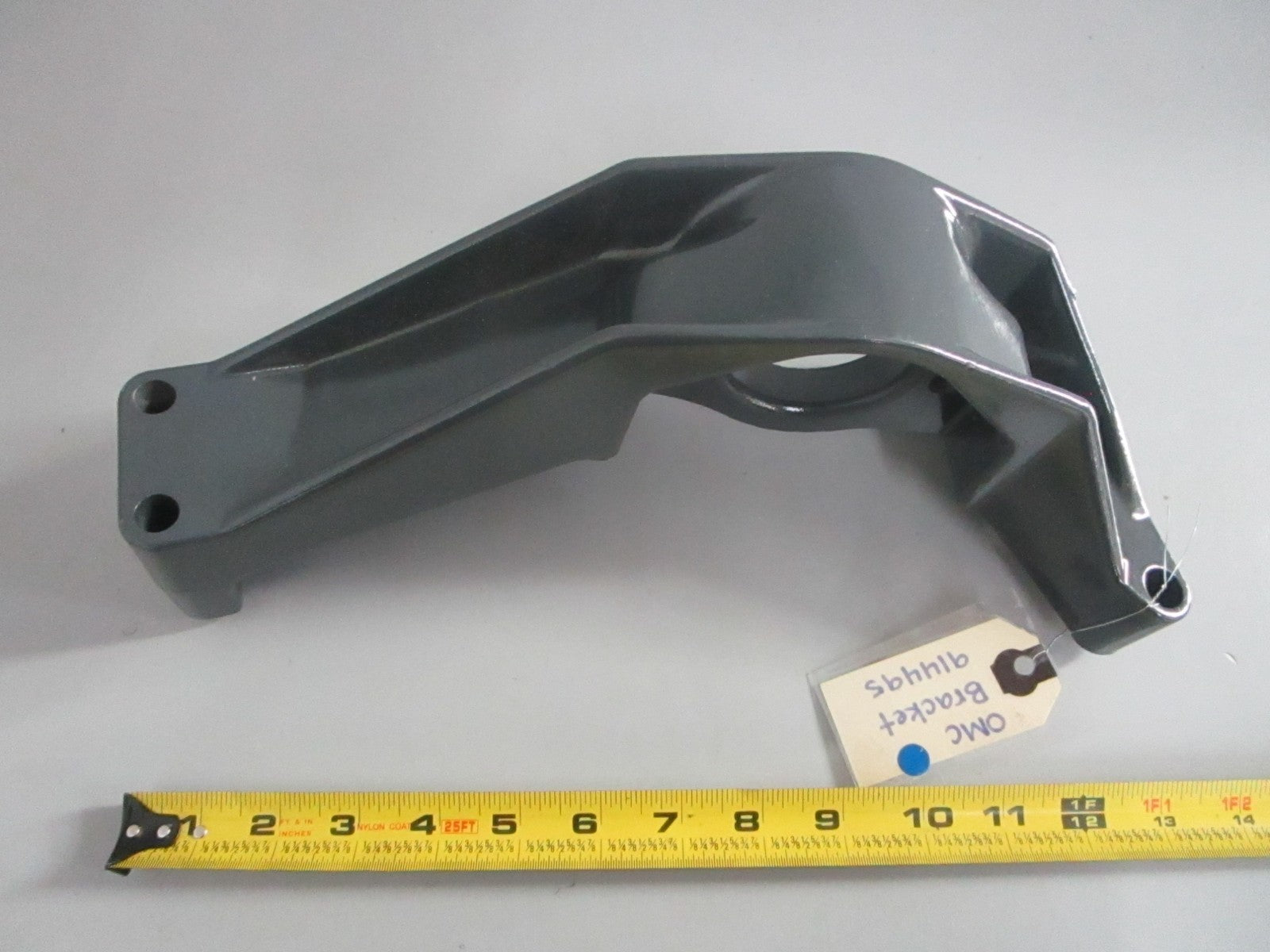 NEW OEM 914495 0914495 OMC Johnson Evinrude Bracket 0820