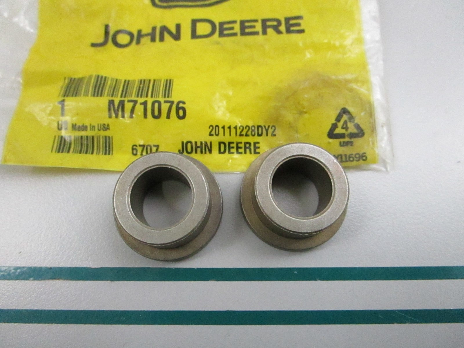 NEW OEM (LOT OF 2) M71076 John Deere Bushing 0810